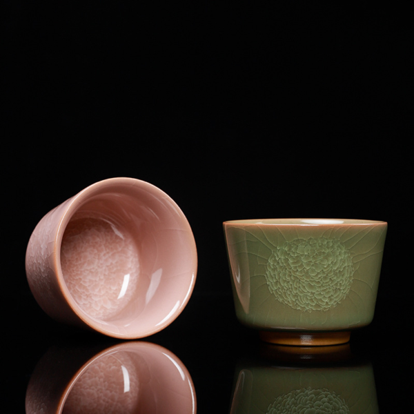 Elegant Handcrafted Celadon Ice-Crack Kung Fu Tea Cup - Image 4